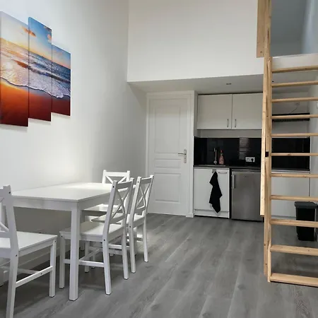 Charming Place 10 Minutes From La Rochelle